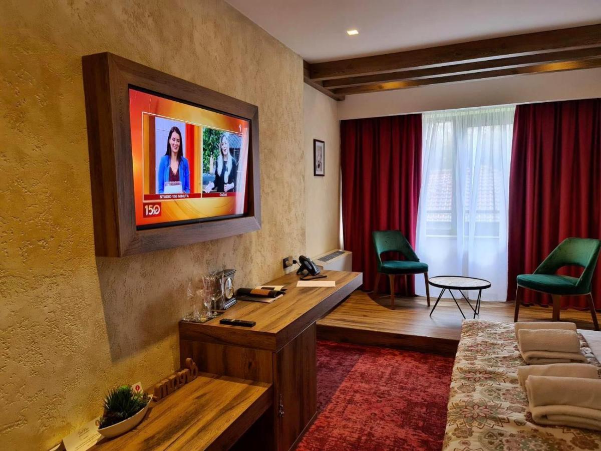 Carpe Diem Boutique Hotel ゼニツァ エクステリア 写真