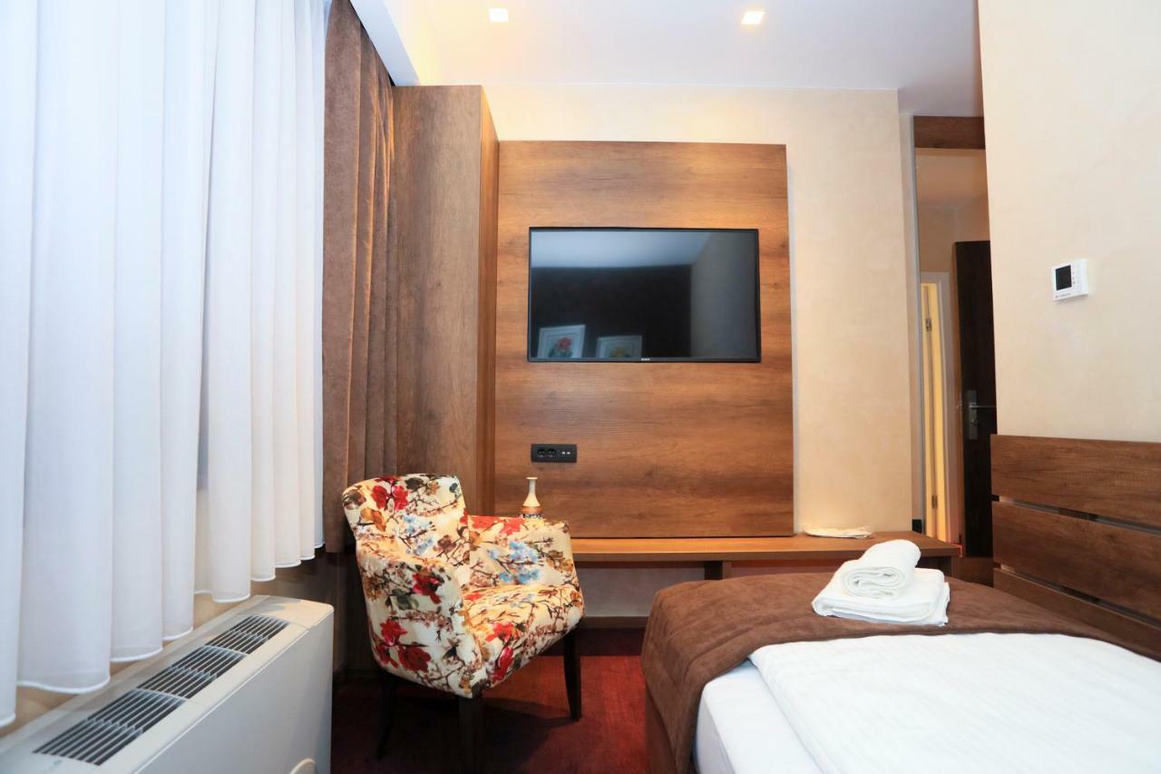 Carpe Diem Boutique Hotel ゼニツァ エクステリア 写真